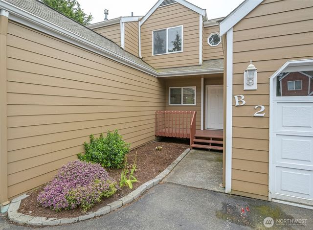 1250 SW Heller Street #B2, Oak Harbor, WA 98277