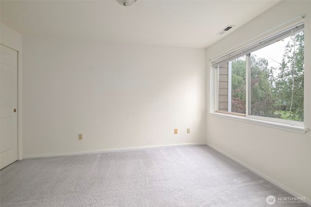1250 SW Heller Street #B2, Oak Harbor, WA 98277
