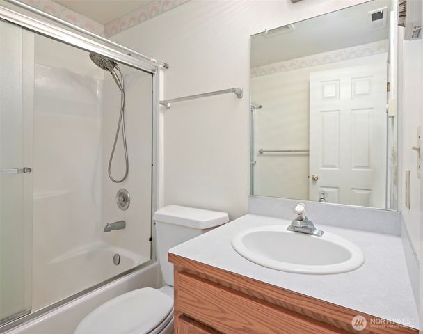 1250 SW Heller Street #B2, Oak Harbor, WA 98277
