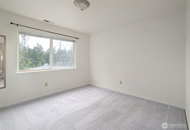 1250 SW Heller Street #B2, Oak Harbor, WA 98277