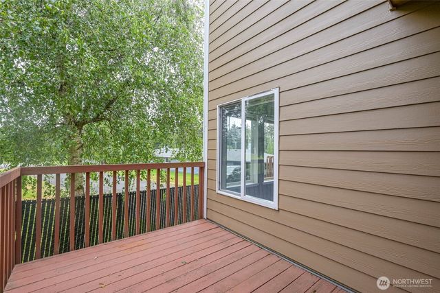 1250 SW Heller Street #B2, Oak Harbor, WA 98277