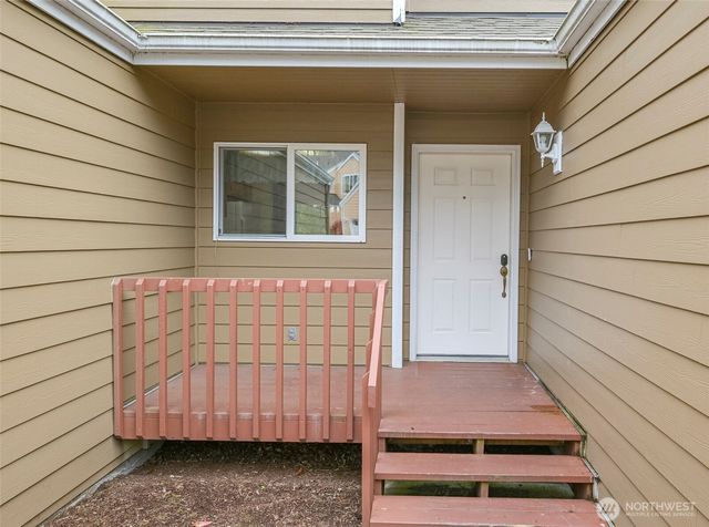 1250 SW Heller Street #B2, Oak Harbor, WA 98277