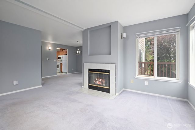 1250 SW Heller Street #B2, Oak Harbor, WA 98277