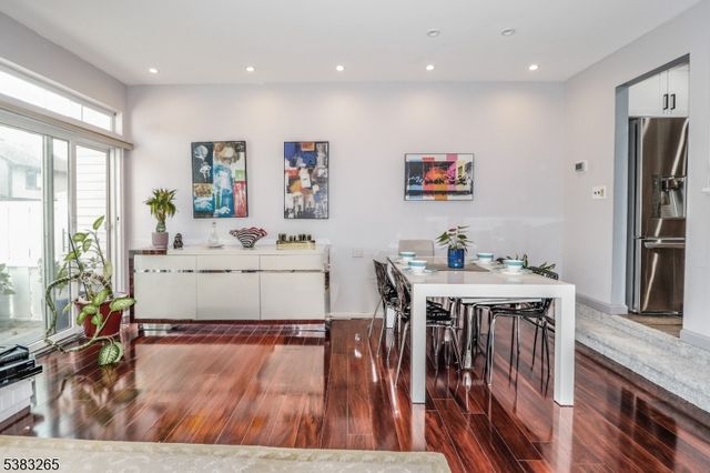 11 Borelle Sq, Sayreville Boro, NJ 08859