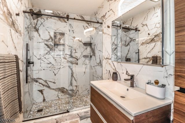 11 Borelle Sq, Sayreville Boro, NJ 08859