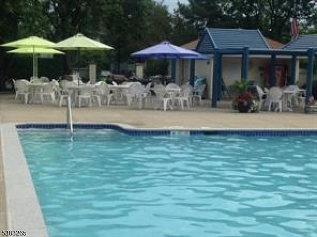 11 Borelle Sq, Sayreville Boro, NJ 08859