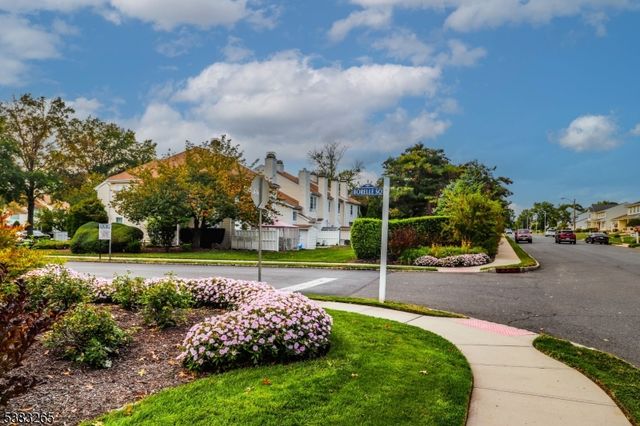 11 Borelle Sq, Sayreville Boro, NJ 08859