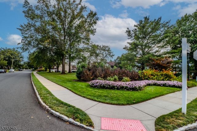 11 Borelle Sq, Sayreville Boro, NJ 08859