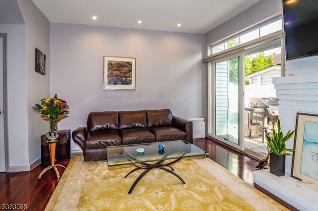 11 Borelle Sq, Sayreville Boro, NJ 08859