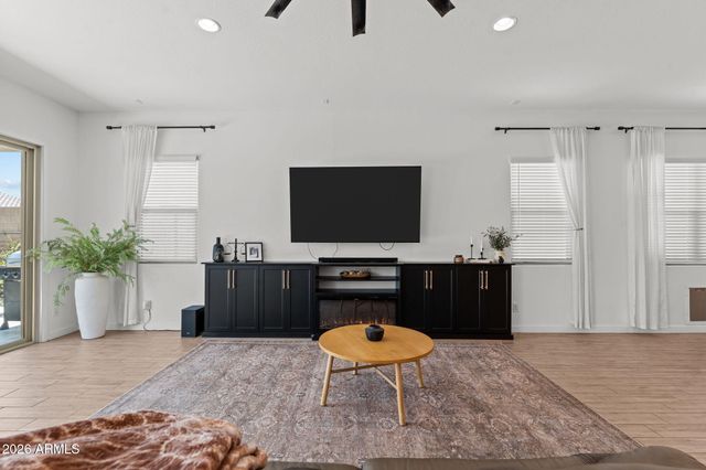 18951 W SHAW BUTTE Drive, Surprise, AZ 85388