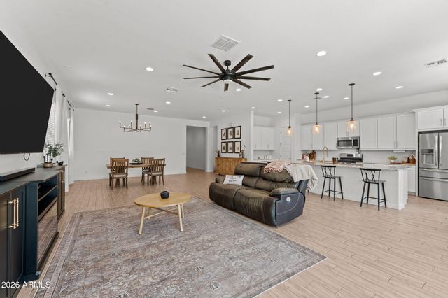 18951 W SHAW BUTTE Drive, Surprise, AZ 85388