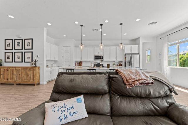 18951 W SHAW BUTTE Drive, Surprise, AZ 85388