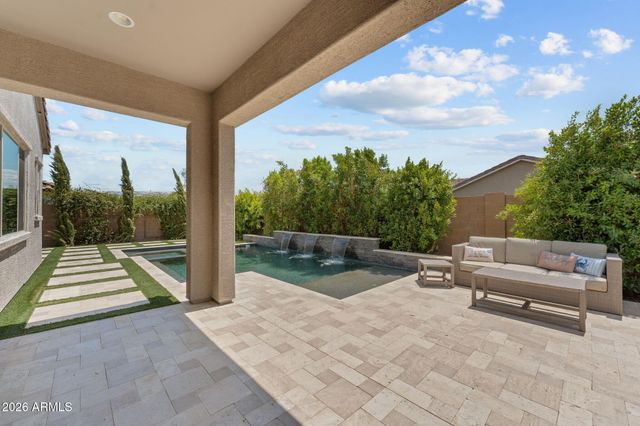 18951 W SHAW BUTTE Drive, Surprise, AZ 85388