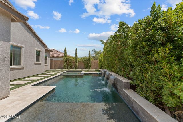 18951 W SHAW BUTTE Drive, Surprise, AZ 85388