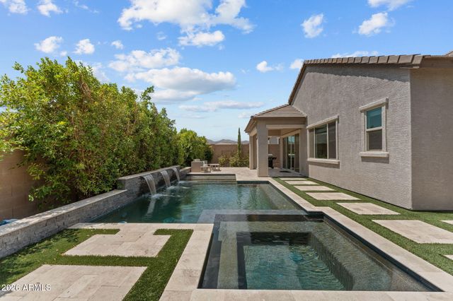 18951 W SHAW BUTTE Drive, Surprise, AZ 85388