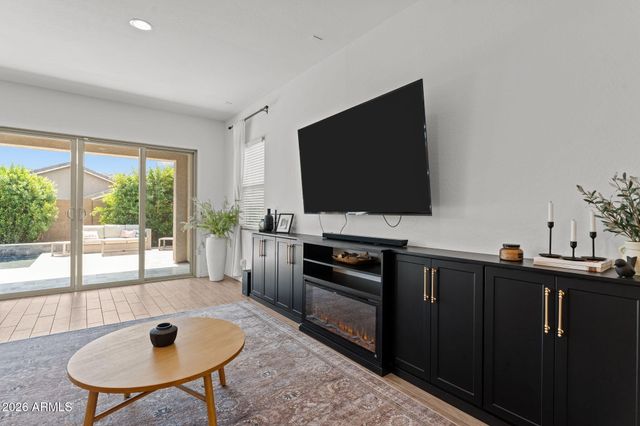 18951 W SHAW BUTTE Drive, Surprise, AZ 85388