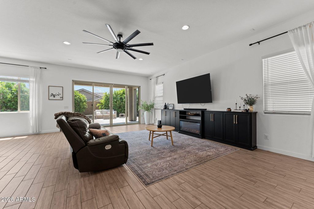18951 W SHAW BUTTE Drive, Surprise, AZ 85388 — photo 4