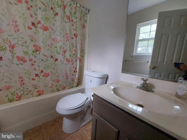 8904 BALLARD LN, Clinton, MD 20735