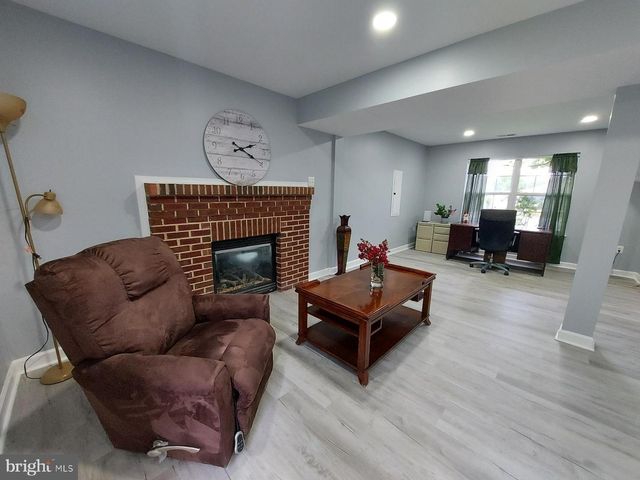 8904 BALLARD LN, Clinton, MD 20735