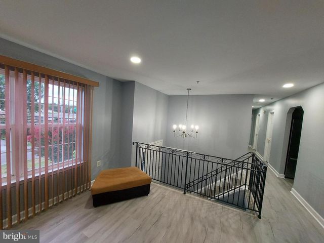 8904 BALLARD LN, Clinton, MD 20735
