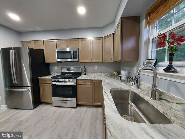 8904 BALLARD LN, Clinton, MD 20735
