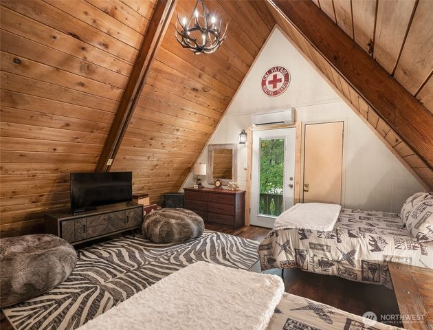 131 Timberline Drive W, Packwood, WA 98361