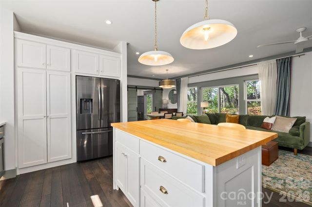 55 Acona Lane, Asheville, NC 28803