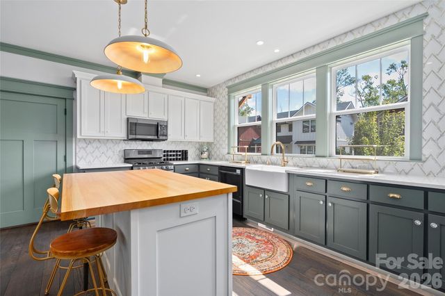 55 Acona Lane, Asheville, NC 28803