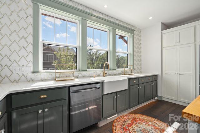 55 Acona Lane, Asheville, NC 28803
