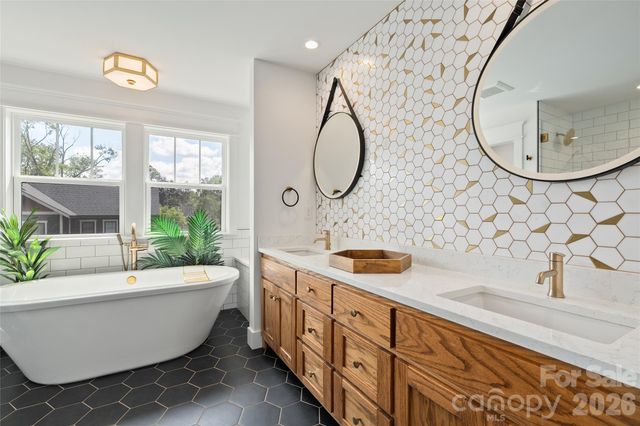 55 Acona Lane, Asheville, NC 28803