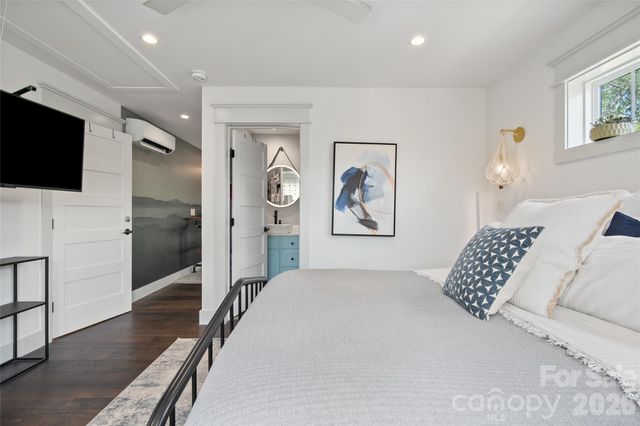 55 Acona Lane, Asheville, NC 28803
