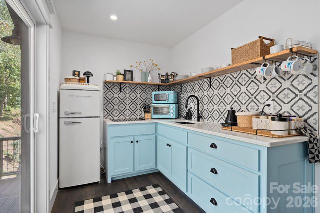 55 Acona Lane, Asheville, NC 28803