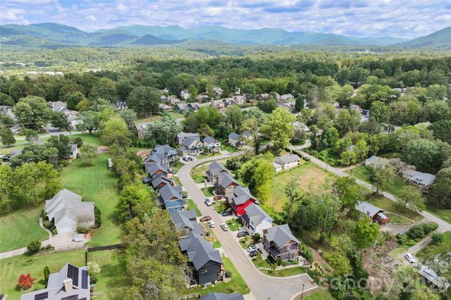 55 Acona Lane, Asheville, NC 28803