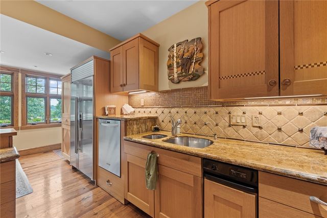 607 Fair Winds Court, Hempfield Twp, PA 15601