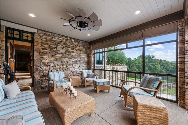 607 Fair Winds Court, Hempfield Twp, PA 15601