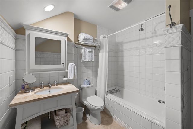 607 Fair Winds Court, Hempfield Twp, PA 15601