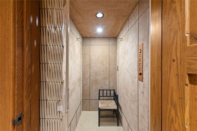 607 Fair Winds Court, Hempfield Twp, PA 15601