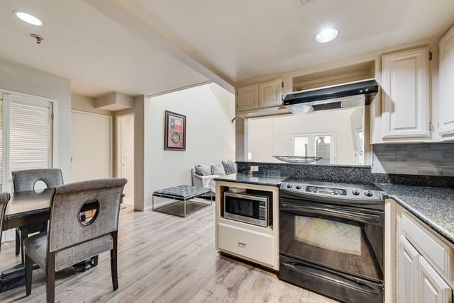 3906 Buena Vista Street 18, Dallas, TX 75204