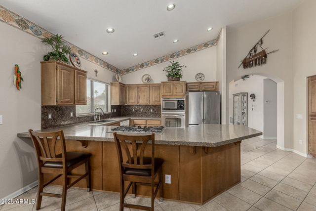 24813 S BRIARCREST Drive, Sun Lakes, AZ 85248