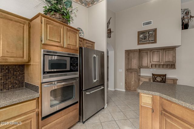 24813 S BRIARCREST Drive, Sun Lakes, AZ 85248