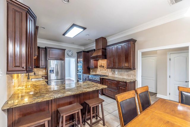 214 Lake Decade Ct, Houma, LA 70360