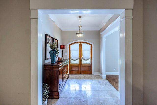 214 Lake Decade Ct, Houma, LA 70360