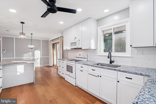 3021 CHAPEL VIEW DR, Beltsville, MD 20705