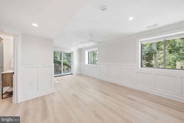 8210 KINGSGATE RD, Potomac, MD 20854