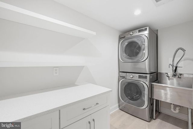 8210 KINGSGATE RD, Potomac, MD 20854