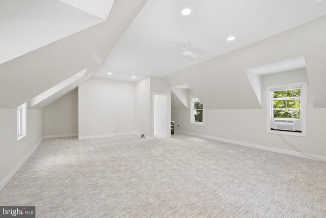 8210 KINGSGATE RD, Potomac, MD 20854