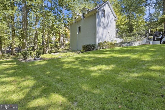 8210 KINGSGATE RD, Potomac, MD 20854