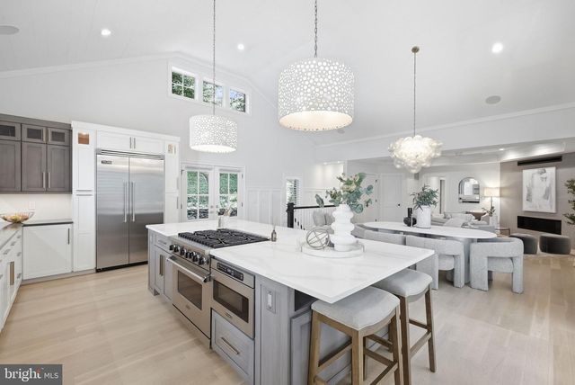 8210 KINGSGATE RD, Potomac, MD 20854