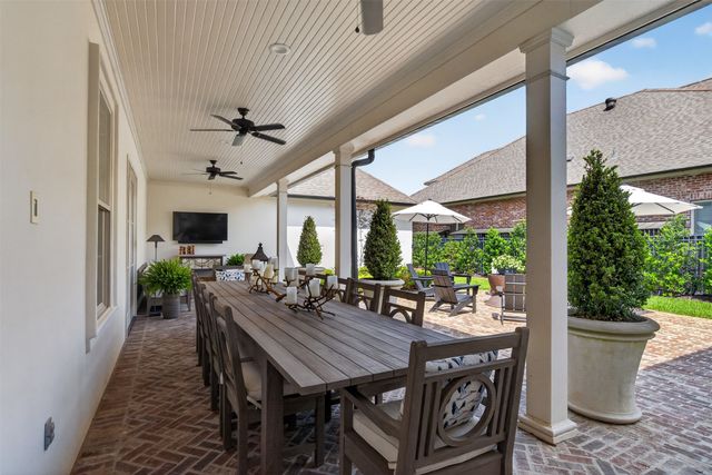 1042 Winterberry Lane, Shreveport, LA 71106