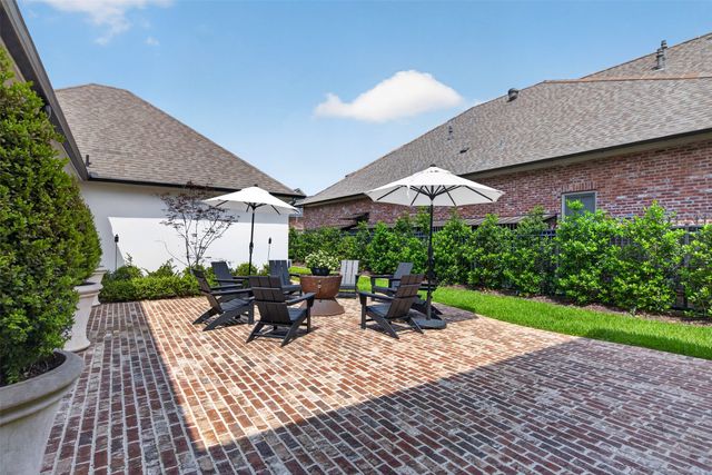 1042 Winterberry Lane, Shreveport, LA 71106